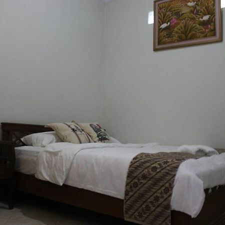 Hotel Renaya Griya à Salakan Extérieur photo